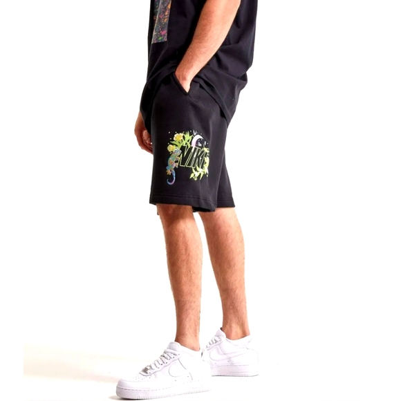 NWT Men's Nike Sportswear Club Fleece Standard Fit At Knee Length Shorts - Picture 1 of 8